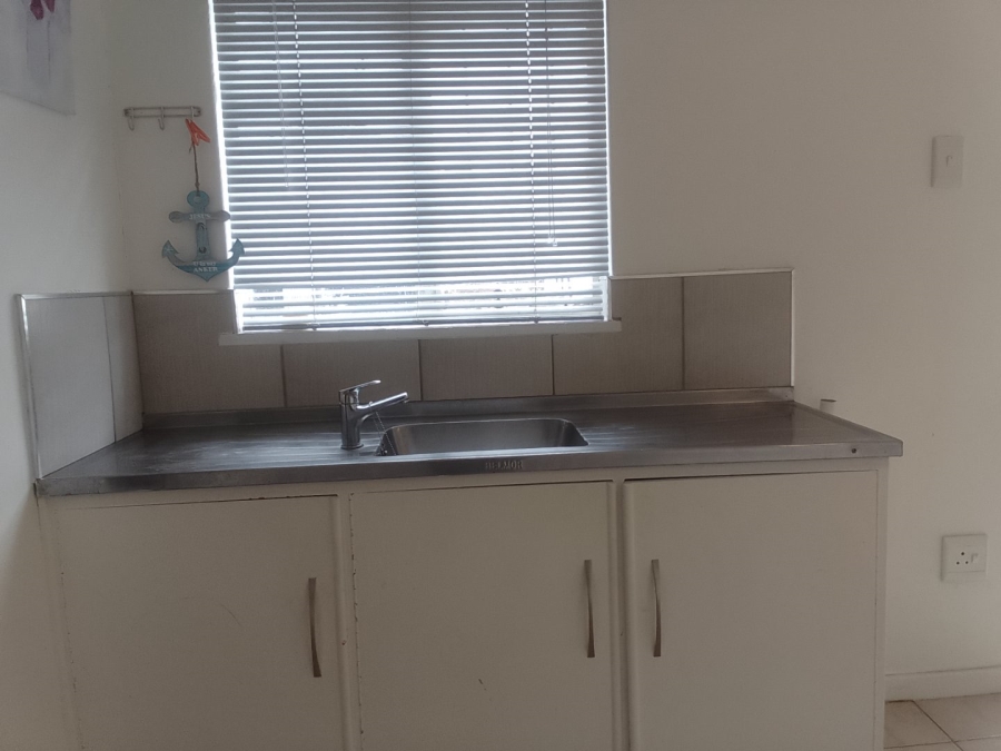 To Let 1 Bedroom Property for Rent in Bodorp Western Cape
